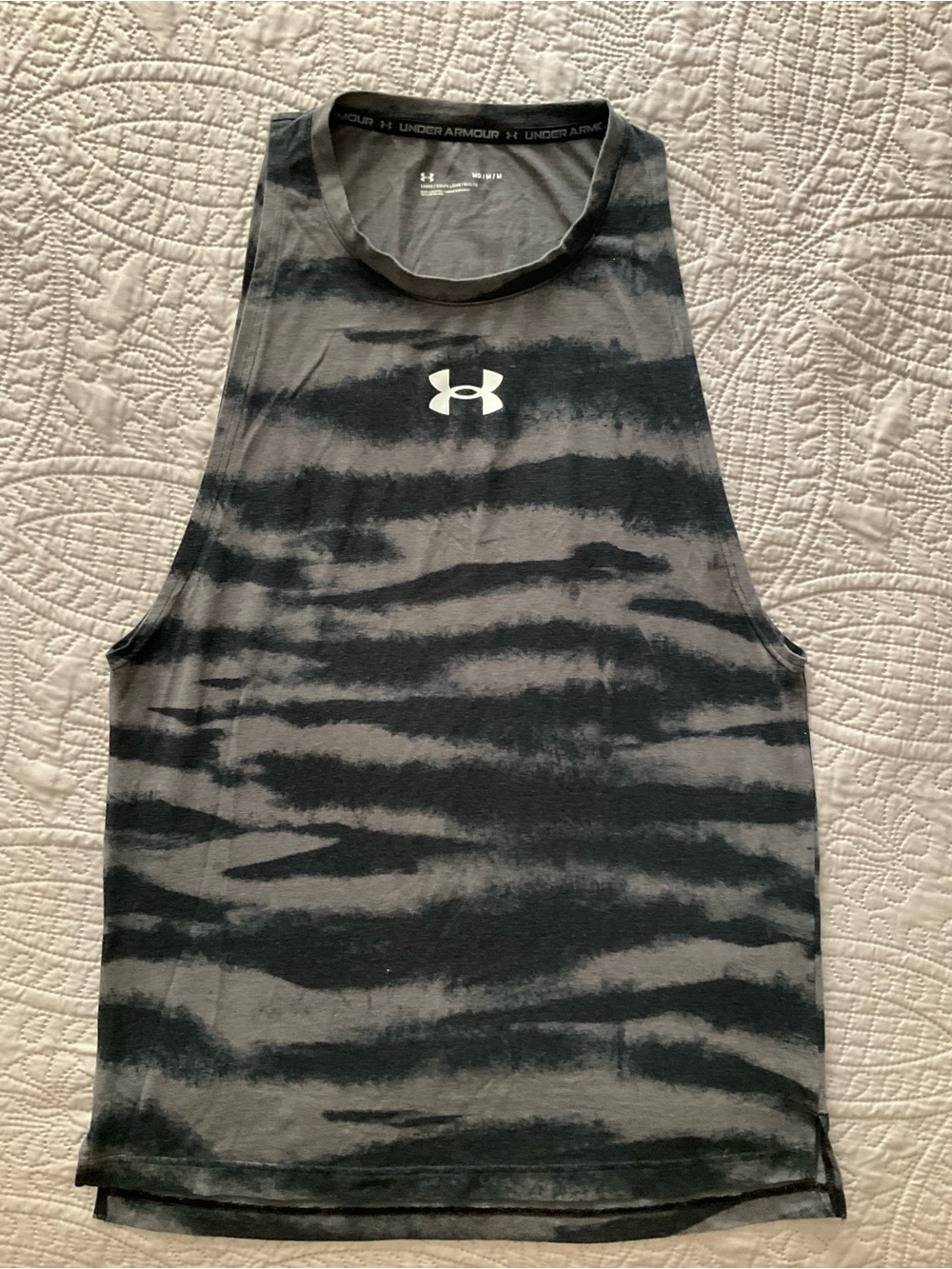 Under Armour Men’s Medium Tiger Stripe Gray & Black Tank Top